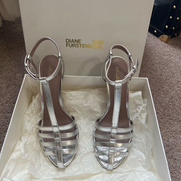 Diane Von Furstenberg Shoes - Diane Von Furstenberg Silver leather cage heels party metallic sz 8 38 date